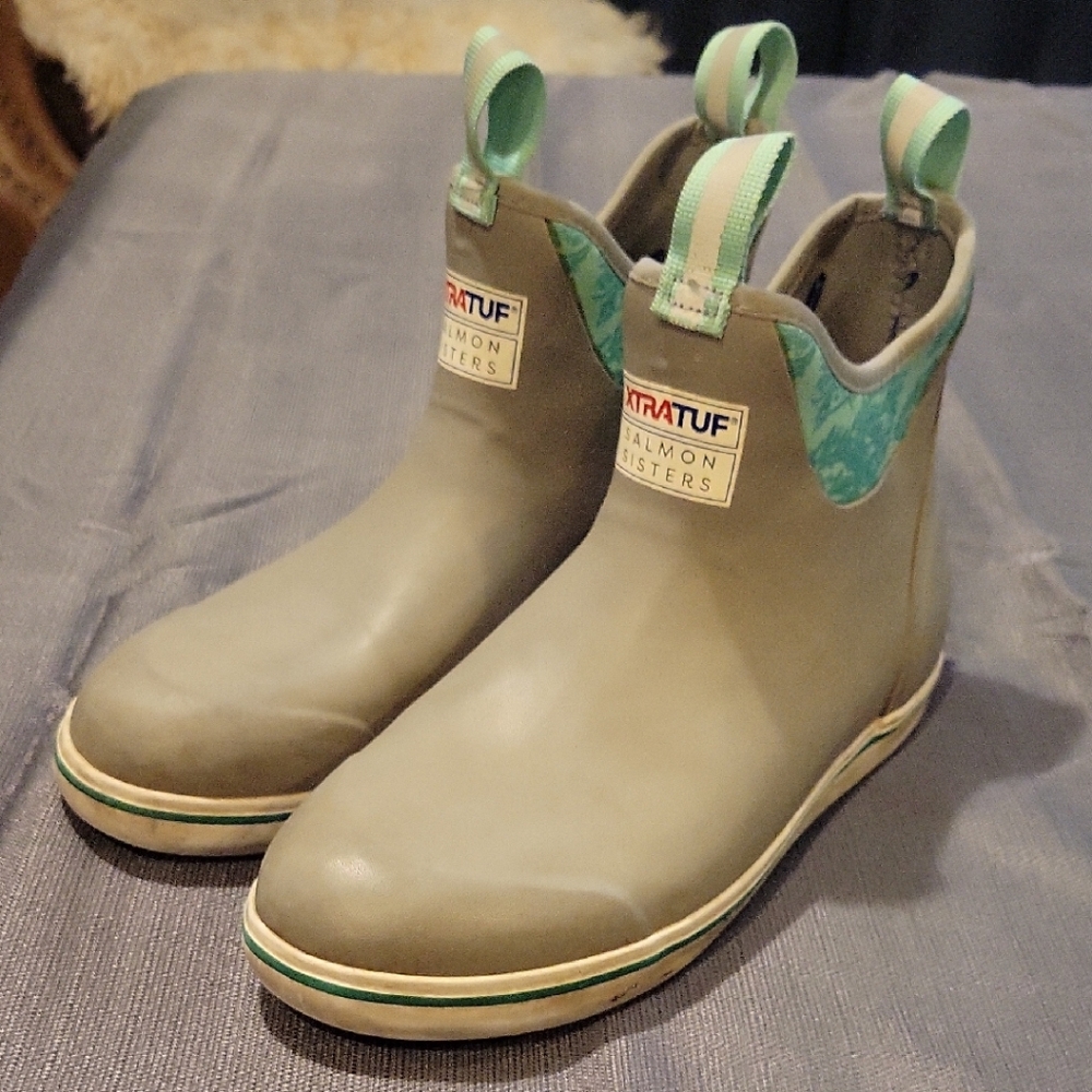 Salmon Sister XTRATUF Women's Gray And Mint Size 10
